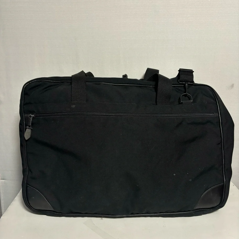 Soft Side Suitcase Travel Bag Black 21X14X8 Perfect Size Shoulder Strap EUC